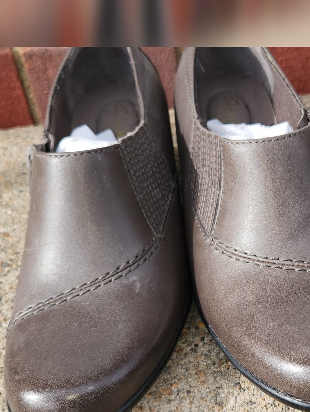 Clarks Grey Slip-On Leather Comfort Shoes w/Zipper. 8W, Never Worn
